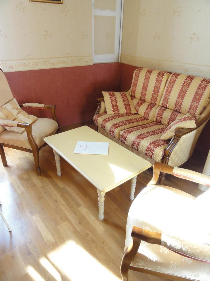 Logis Manoir De La Giraudiere Beaumont-en-Véron Eksteriør billede