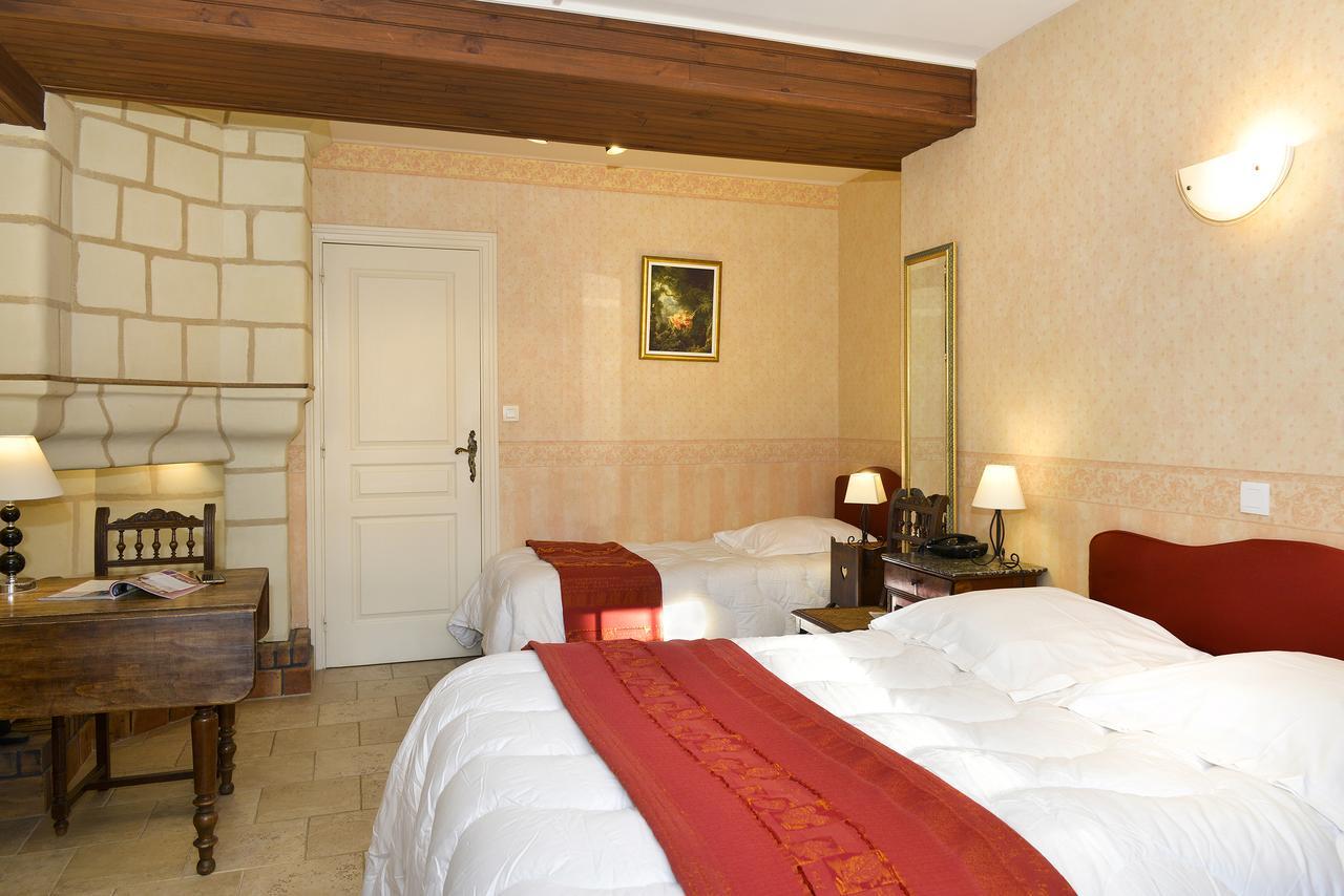 Logis Manoir De La Giraudiere Beaumont-en-Véron Eksteriør billede
