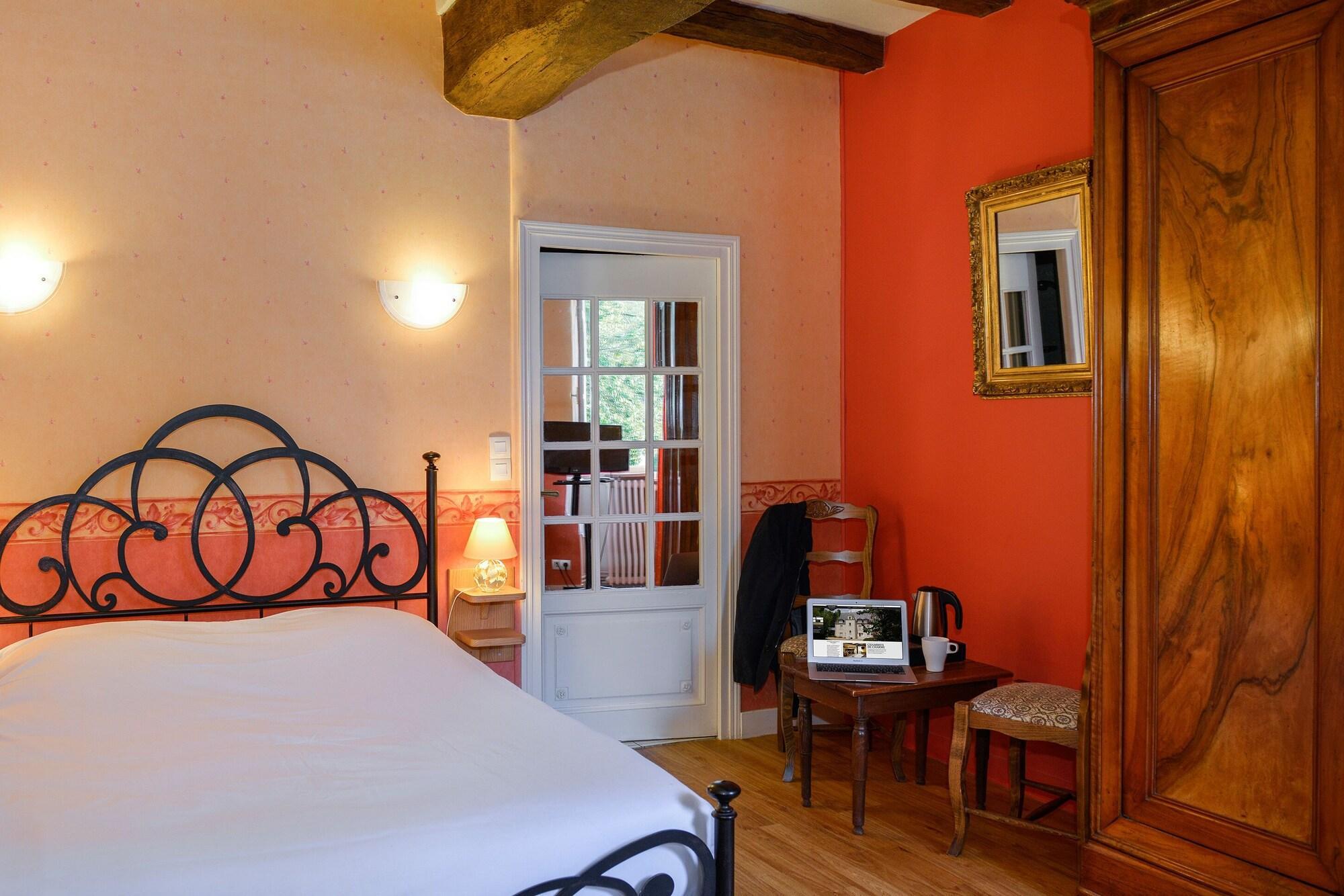 Logis Manoir De La Giraudiere Beaumont-en-Véron Eksteriør billede