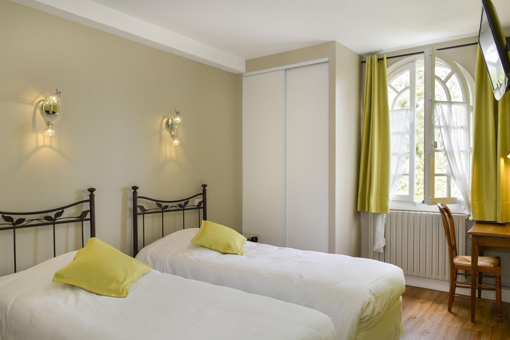 Logis Manoir De La Giraudiere Beaumont-en-Véron Eksteriør billede