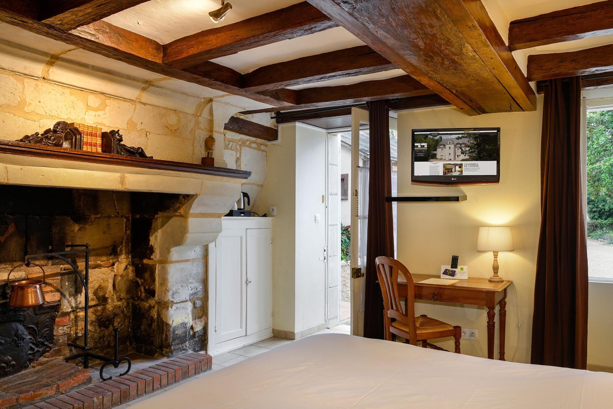 Logis Manoir De La Giraudiere Beaumont-en-Véron Eksteriør billede