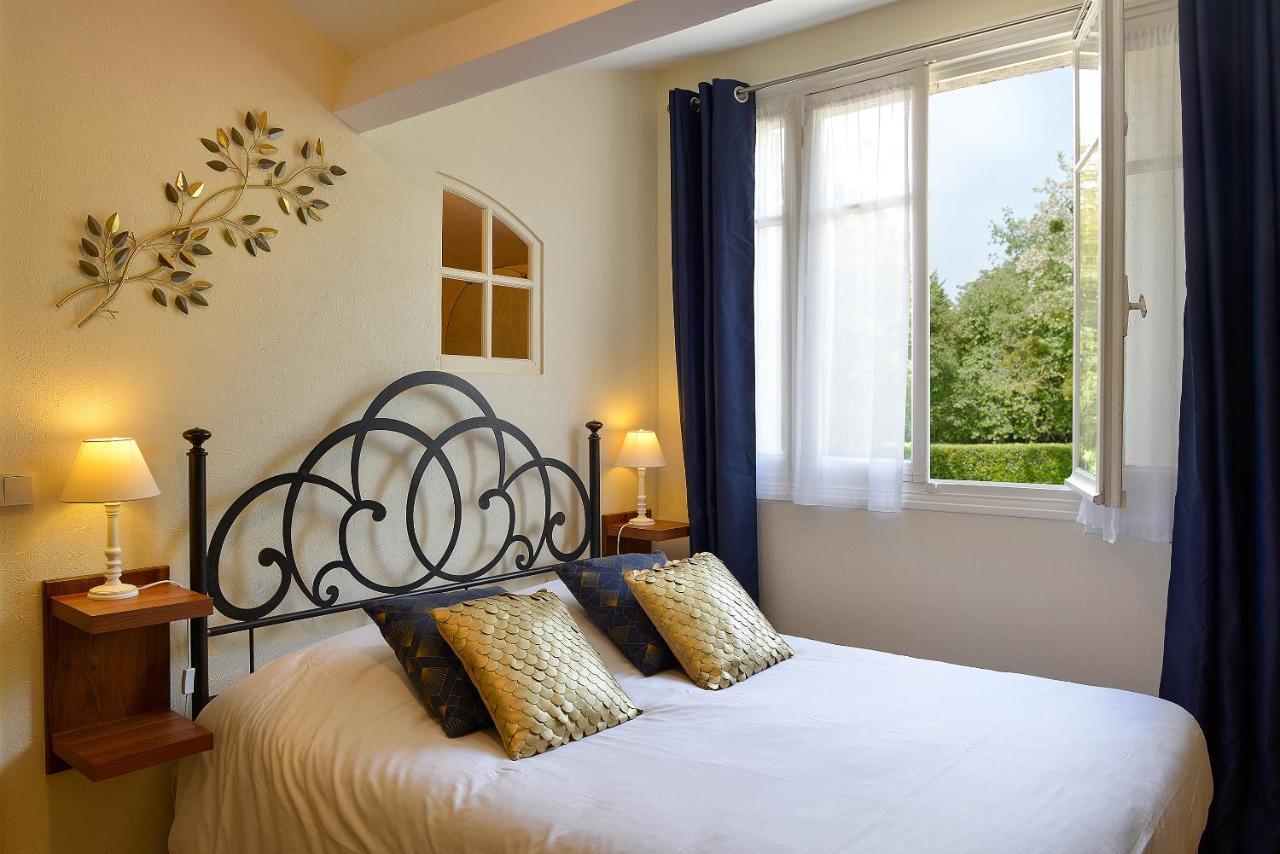 Logis Manoir De La Giraudiere Beaumont-en-Véron Eksteriør billede